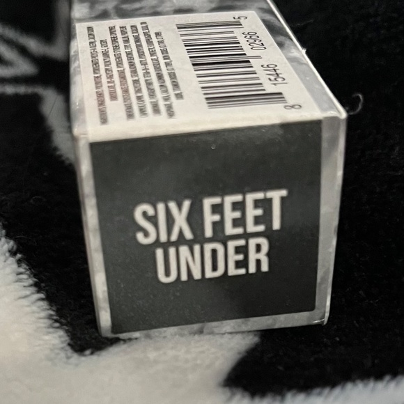 Jeffree Star The Gloss Six Feet Under - Picture 3 of 3